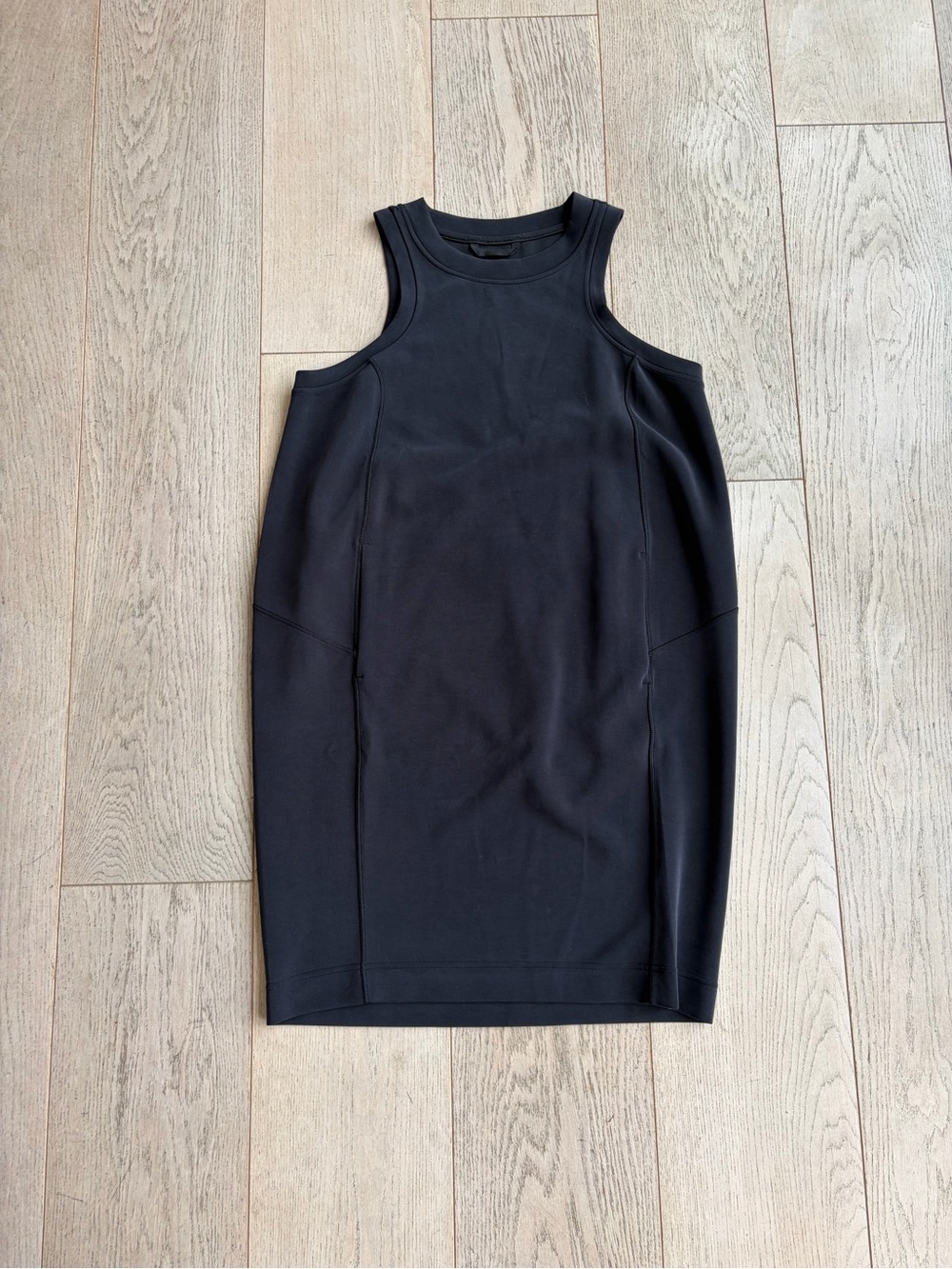 Lululemon Back in Action softstreme dress - Picture 2 of 4
